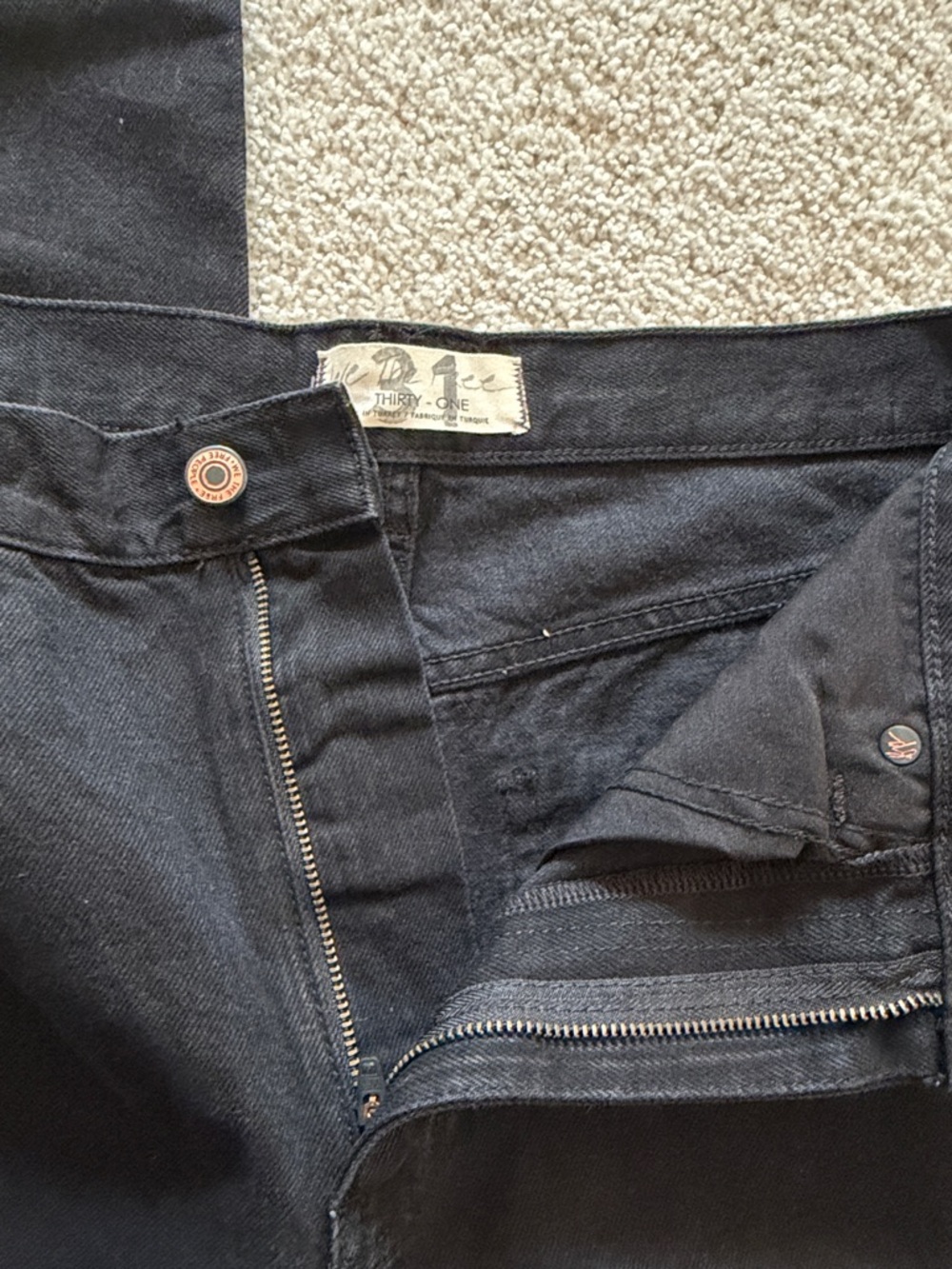 We The Free Black Denim- size 31 - Picture 3 of 5